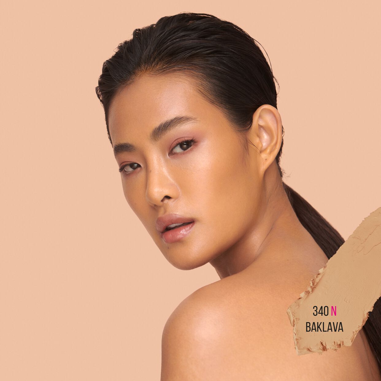 Huda Beauty FauxFilter Skin Finish Buildable Coverage Foundation Stick 02